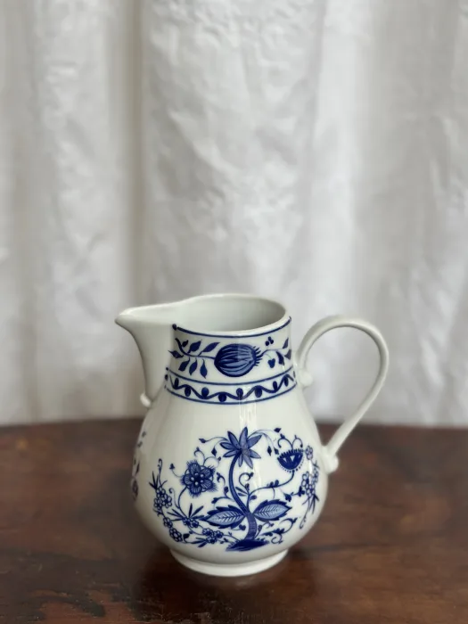 Kahla Blue onion pieno ąsotėlis